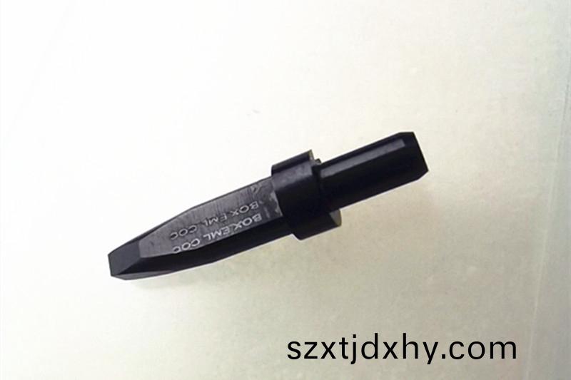 陶(tao)瓷吸(xi)嘴(zui)，鎢鋼(gang)吸嘴，定製(zhi)吸嘴(zui)，得人(ren)精工定(ding)製(zhi)加工(gong)吸嘴，微(wei)孔(kong)吸(xi)嘴(zui)