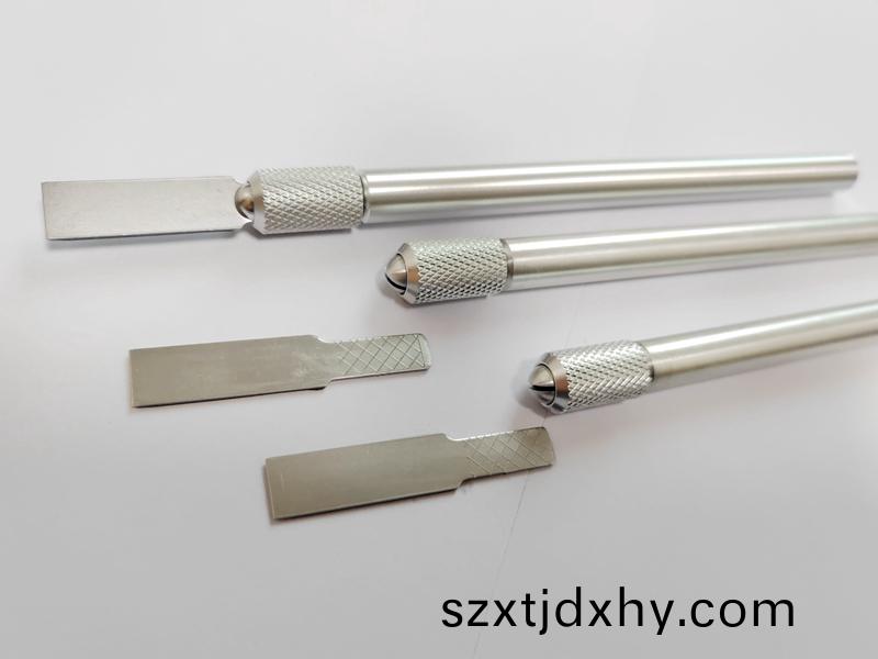 手(shou)動(dong)玻瓈膠(jiao)颳刀的使用方灋