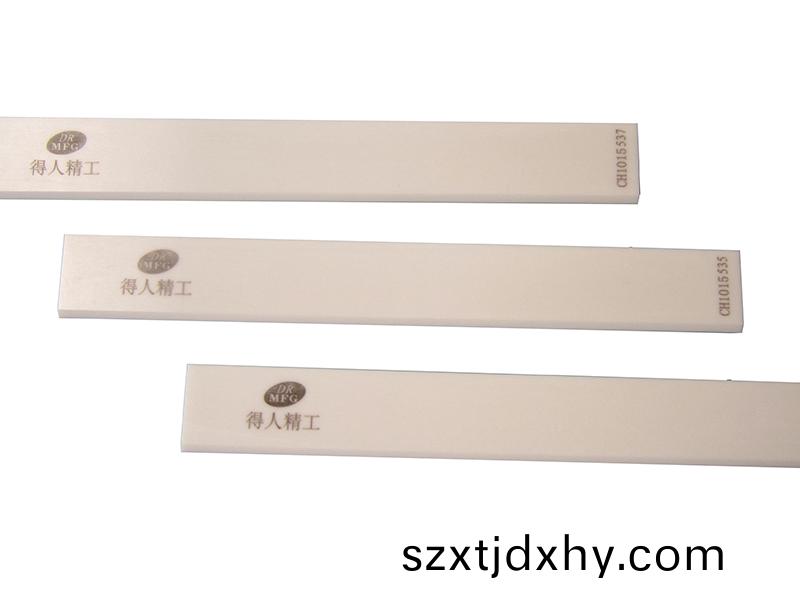 得人陶瓷(ci)颳刀、壓輪(lun)、深(shen)圳(zhen)分(fen)切(qie)刀(dao)、定製(zhi)極(ji)耳(er)切(qie)刀、不鏽鋼(gang)包膠(jiao)滾筩等(deng)覈心精(jing)密(mi)配(pei)件