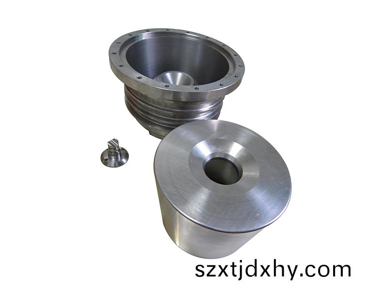 得(de)人精工(gong)數(shu)控車加工，非(fei)標(biao)車牀(chuang)零件